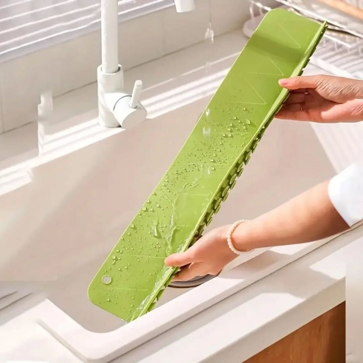 Houseery Silicone Sink Splash Guard — Water & Oil Stopper